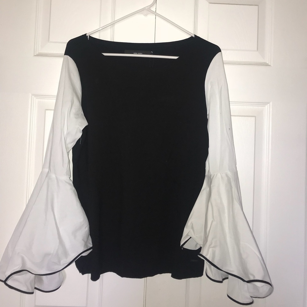 Vero Moda bell arms top